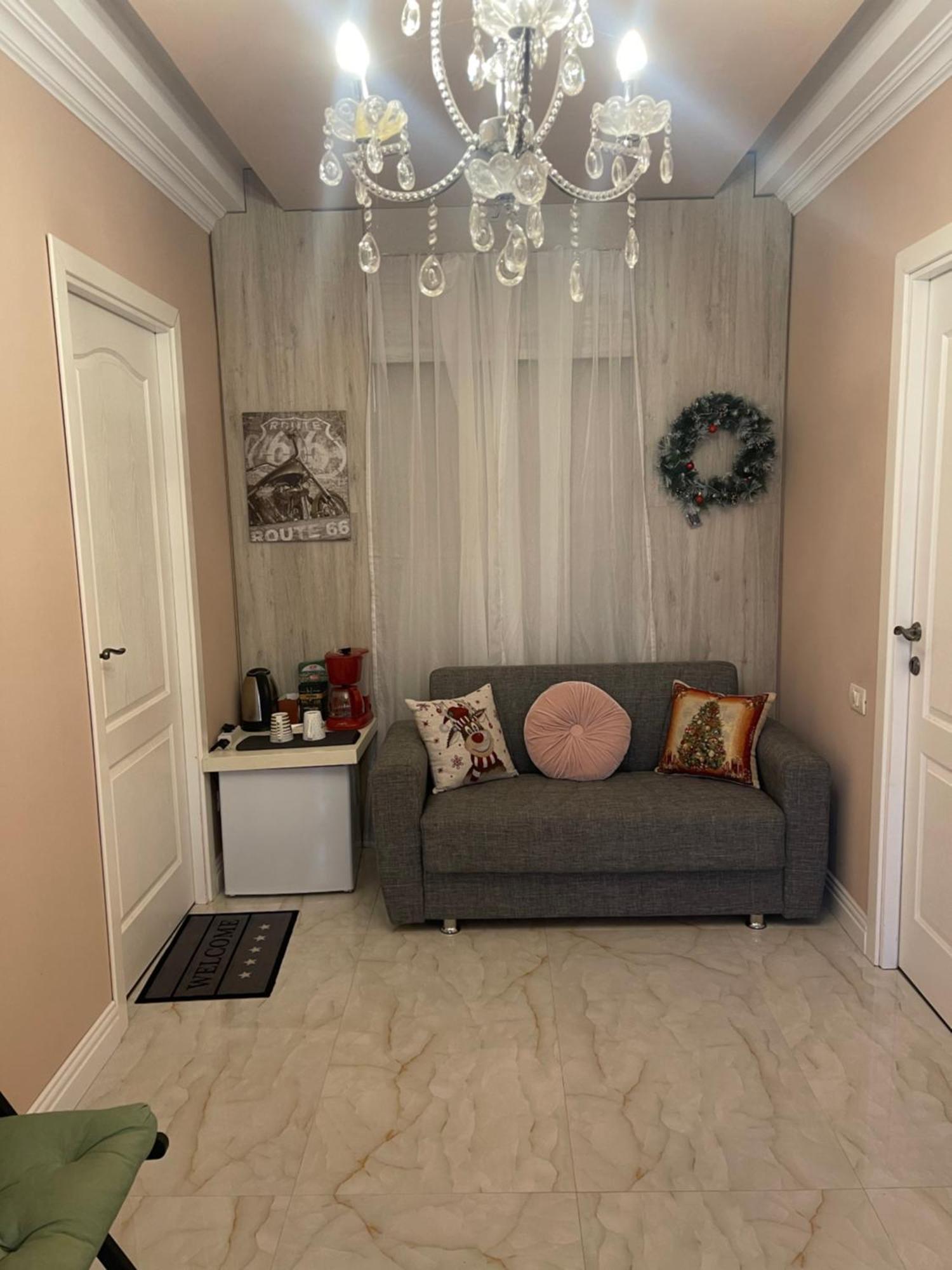 In A Private House - 5 Min From Therme And Airport