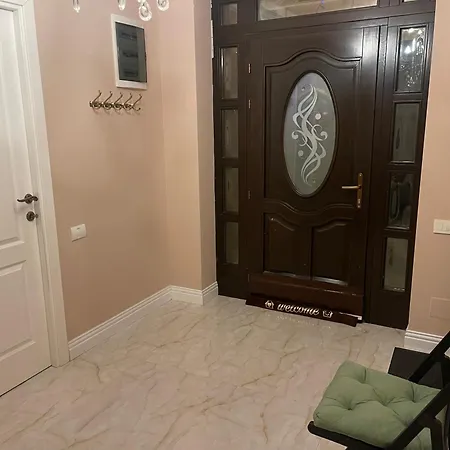 Room In A Private House - 5 Min From Therme And Airport Corbeanca Exterior photo