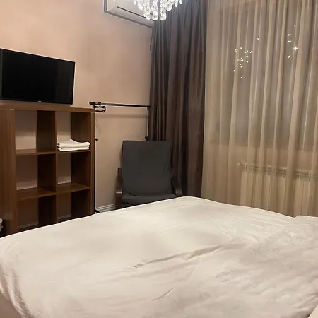 Room In A Private House - 5 Min From Therme And Airport Corbeanca Exterior photo