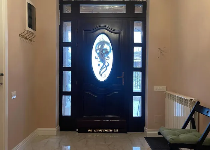 Room In A Private House - 5 Min From Therme And Airport